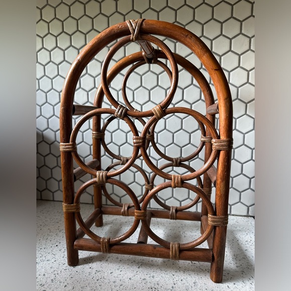 Vintage Rattan wine rack - Picture 2 of 2